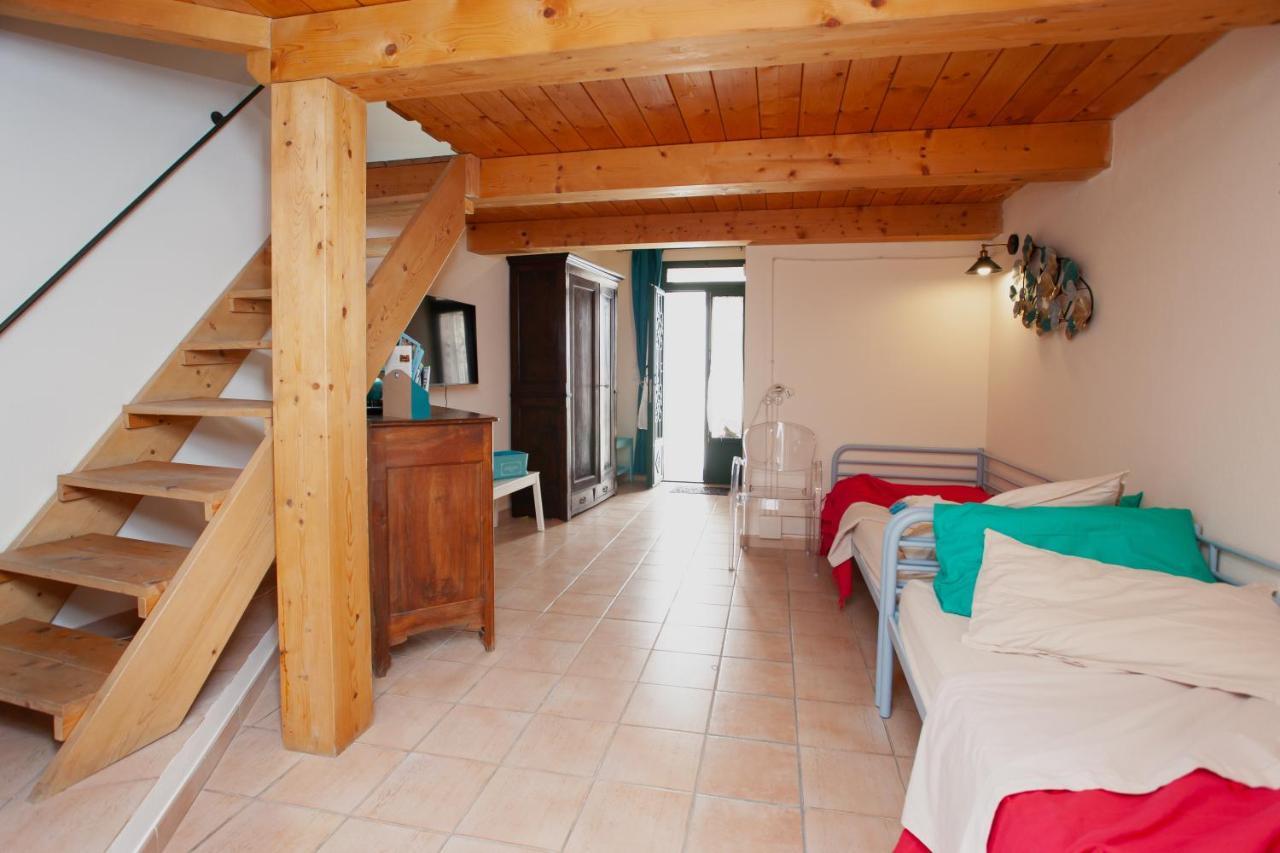 Genius Loci Cozy House With Garden In The Old Town Iun P4177 * Olbia