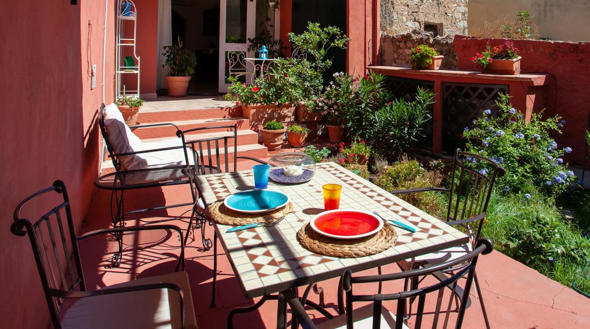 Genius Loci Cozy House With Garden In The Old Town Iun P4177 Apartment Olbia