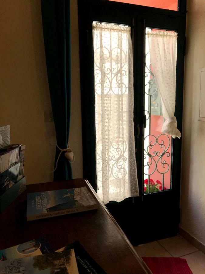 Genius Loci Cozy House With Garden In The Old Town Iun P4177 * Olbia